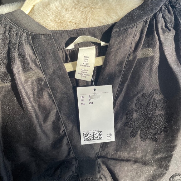 H and M black blouse - Picture 1 of 4
